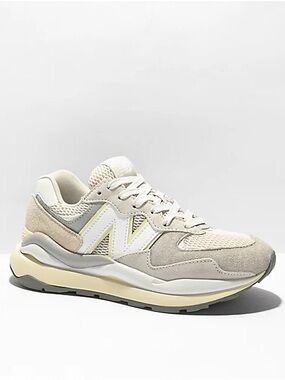 NEW BALANCE 57/40 Moonbean & Dawn Glow Size 8